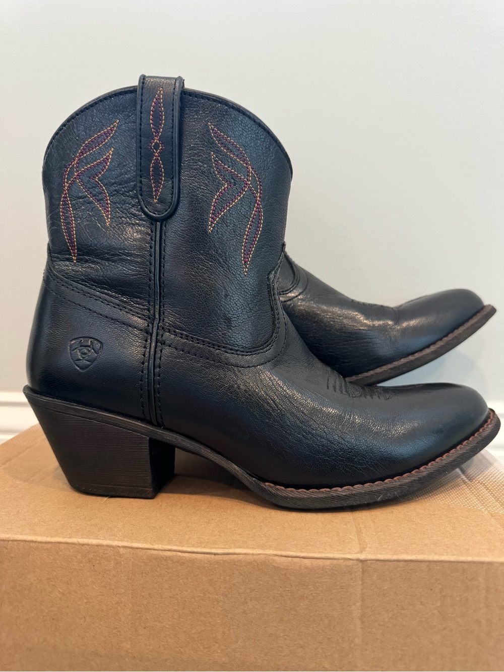 Ariat Darlin Western Cowgirl Ankle Boots
